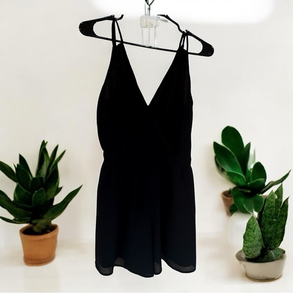 Forever 21 Dresses & Skirts - Forever 21 Black V-Neck Jumpsuit